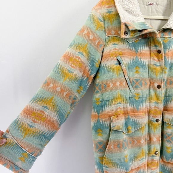 FAHERTY Bluegrass Faux Shearling Lined Jacket Coat in Golden Field Southwestern - Picture 5 of 9